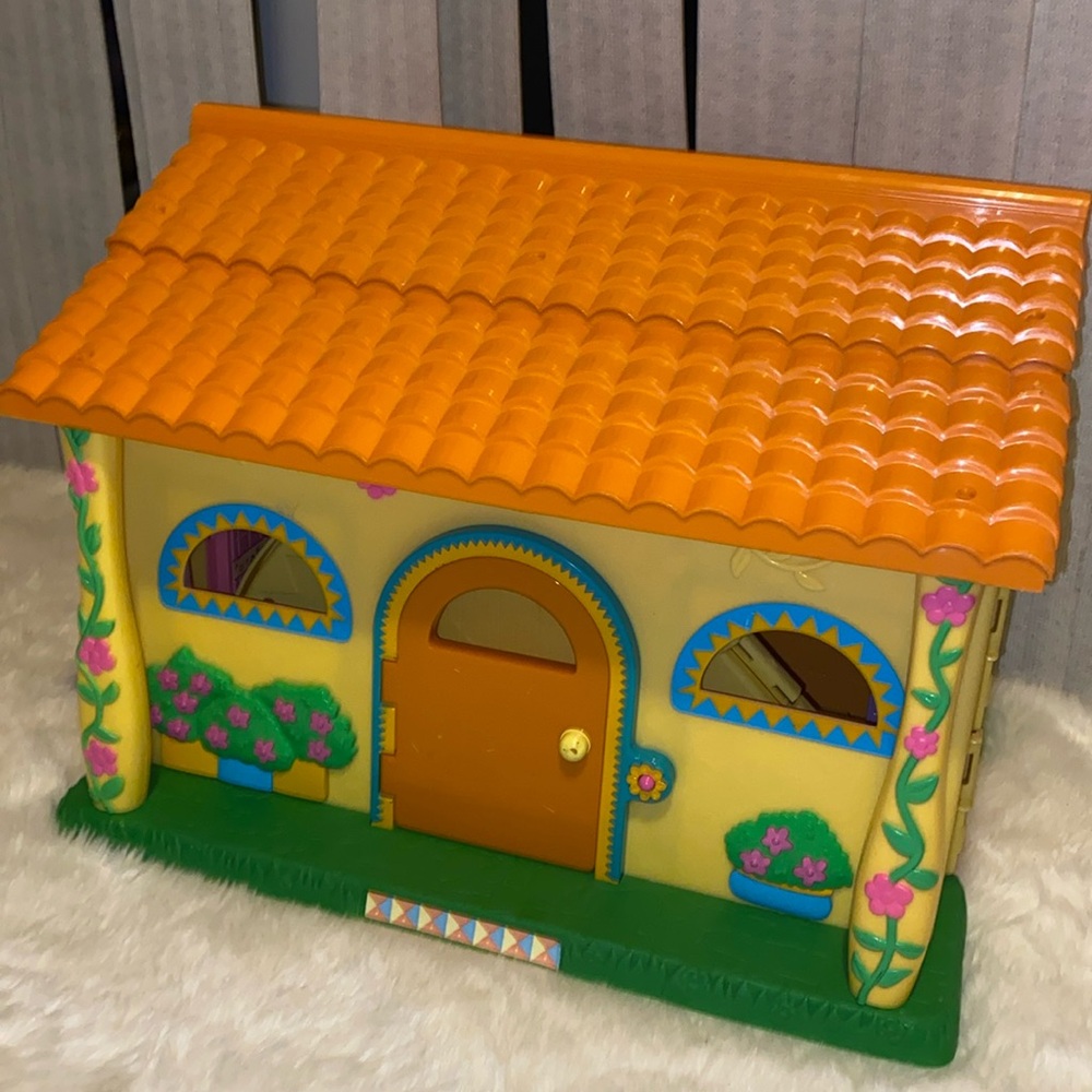 Dora house